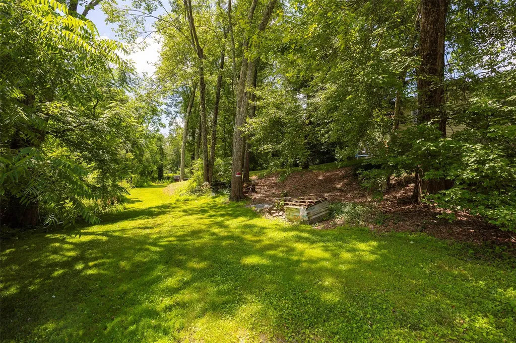 5 Norah Lane Hyde Park NY 12538