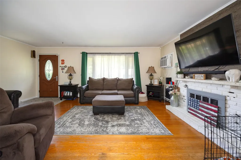 5 Norah Lane Hyde Park NY 12538