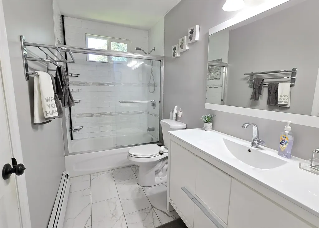 187 Carleton Drive E Shirley NY 11967