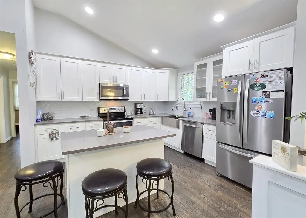 187 Carleton Drive E Shirley NY 11967