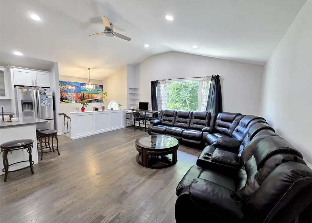 187 Carleton Drive E Shirley NY 11967