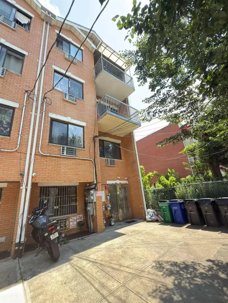 84-24 57th Road Elmhurst NY 11373
