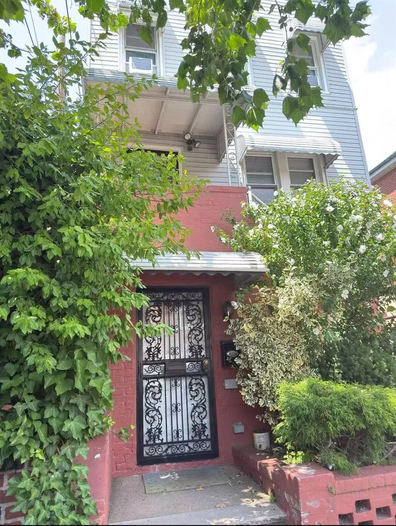 84-24 57th Road Elmhurst NY 11373