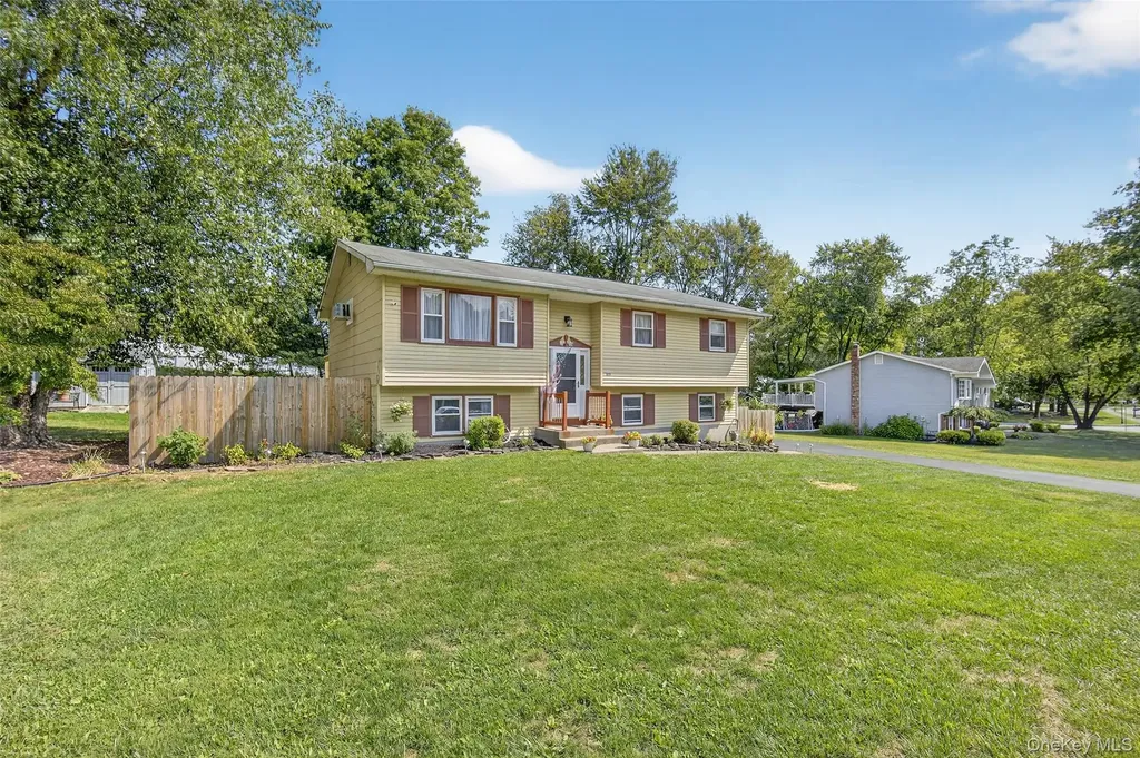 205 Oriole Drive Montgomery NY 12549