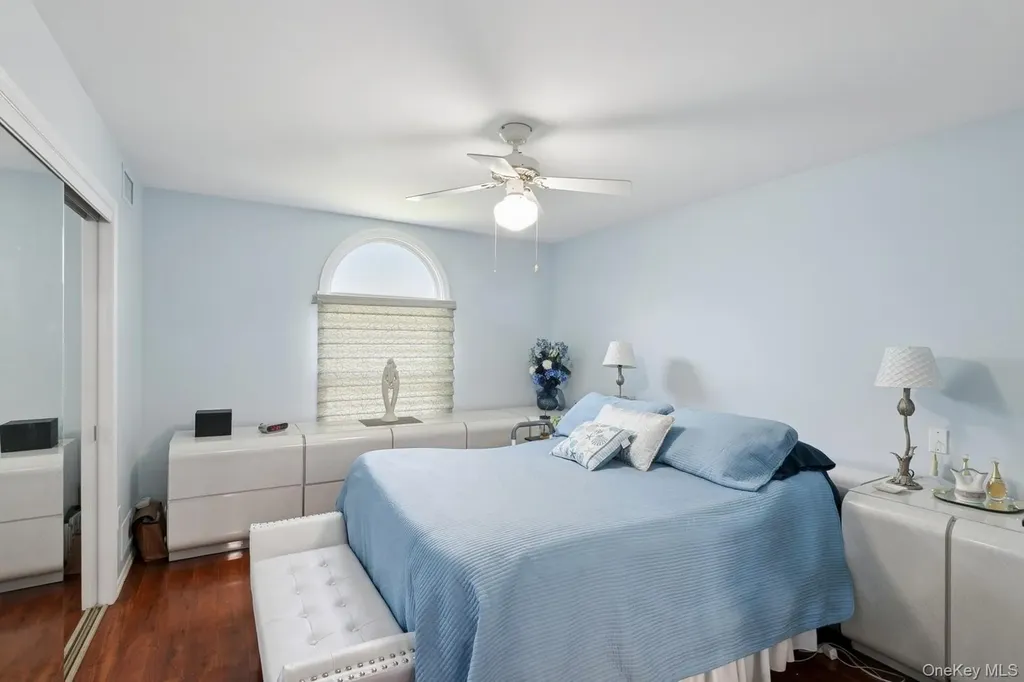 27 Primrose Lane North Babylon NY 11703