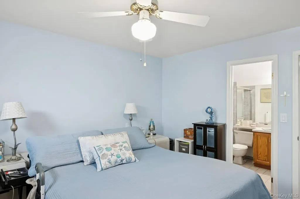 27 Primrose Lane North Babylon NY 11703