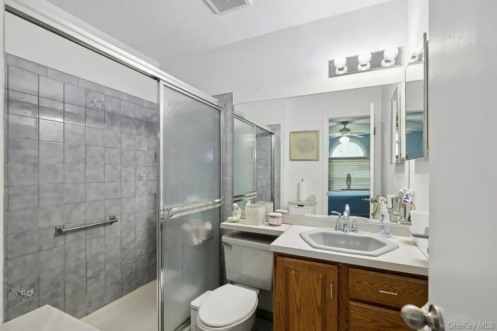 27 Primrose Lane North Babylon NY 11703