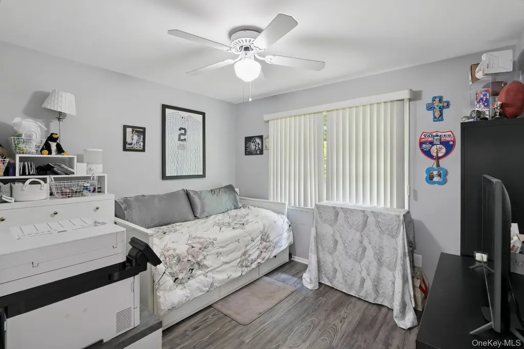 27 Primrose Lane North Babylon NY 11703