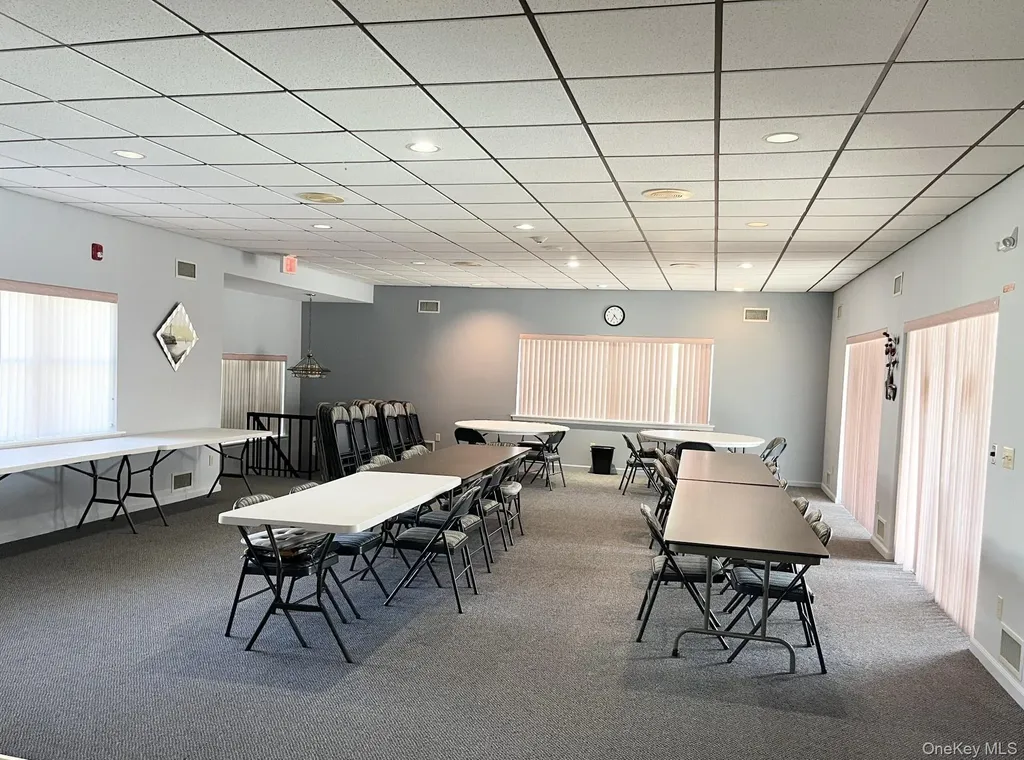 27 Primrose Lane North Babylon NY 11703