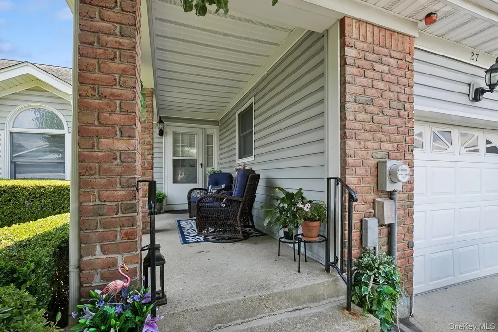 27 Primrose Lane North Babylon NY 11703