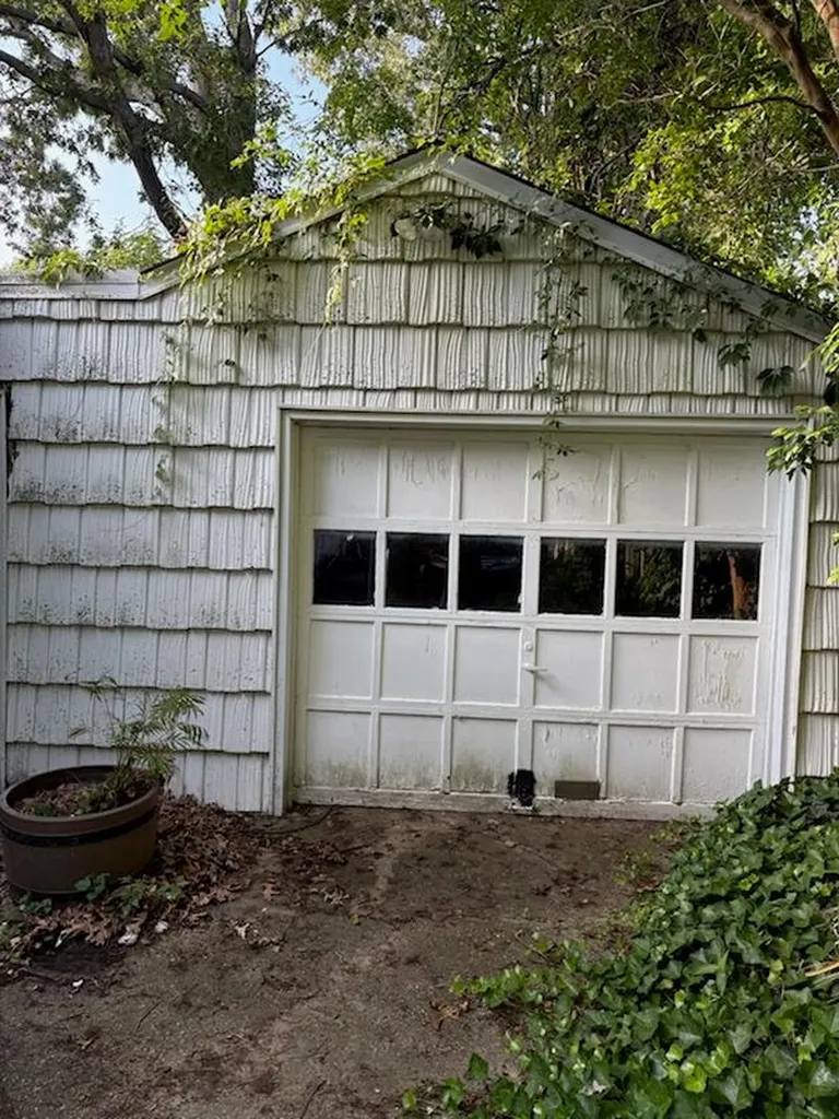 11 W Hemlock Street Islip NY 11751