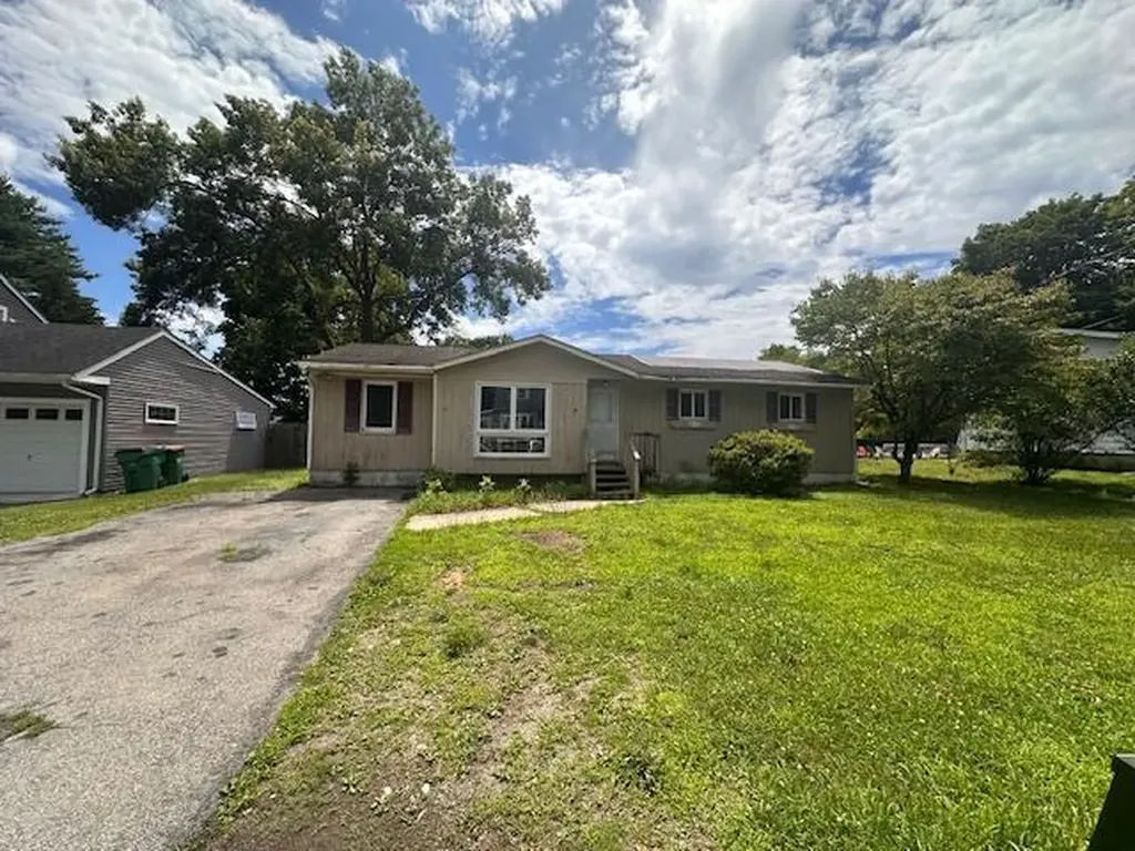 4 Morris Drive Hyde Park NY 12538