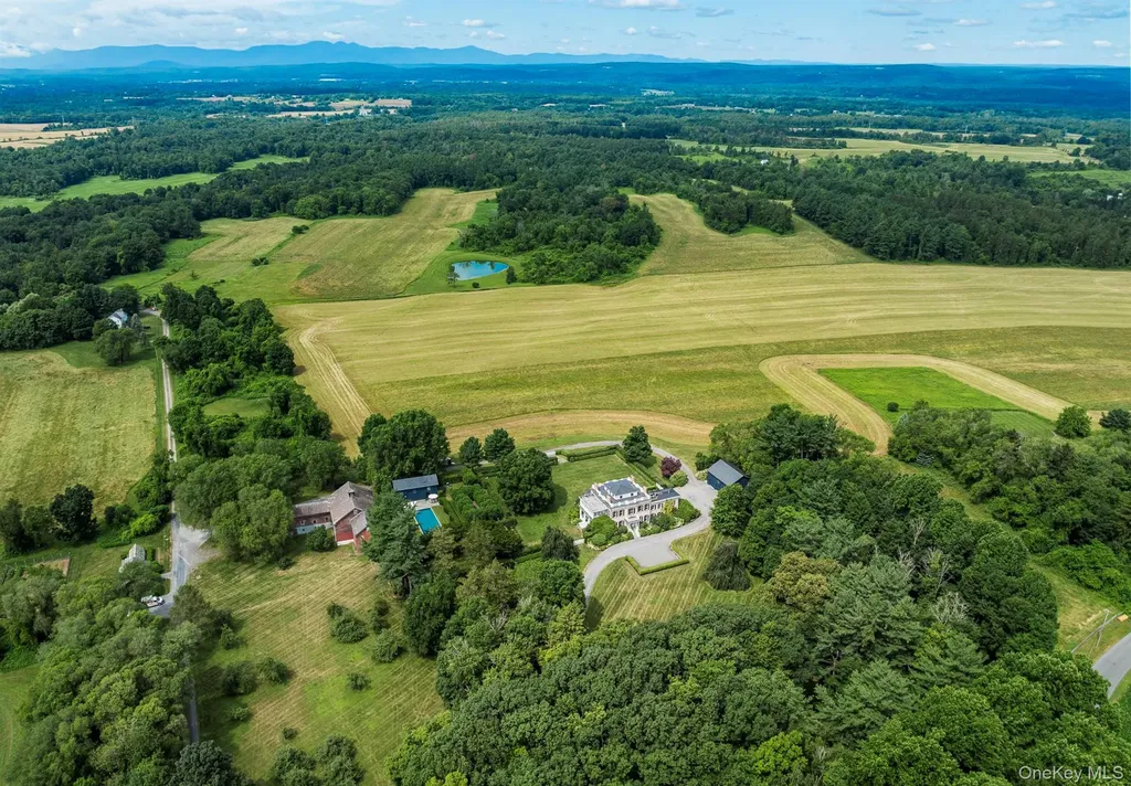 199 Eichybush Road Kinderhook NY 12106