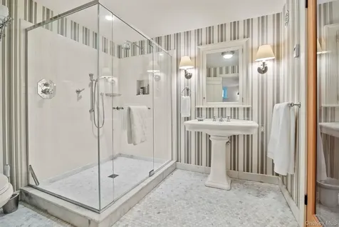 199 Eichybush Road Kinderhook NY 12106