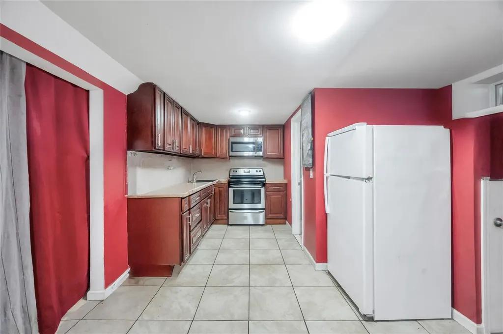 34 Harlem Avenue Medford NY 11763