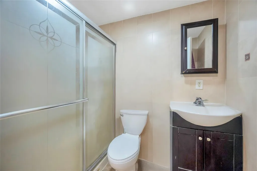 34 Harlem Avenue Medford NY 11763