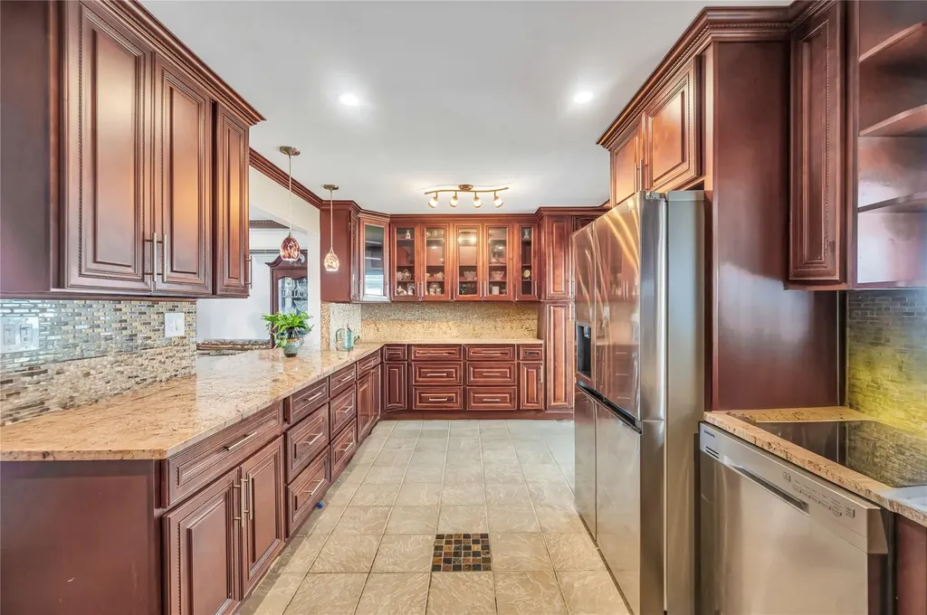 34 Harlem Avenue Medford NY 11763