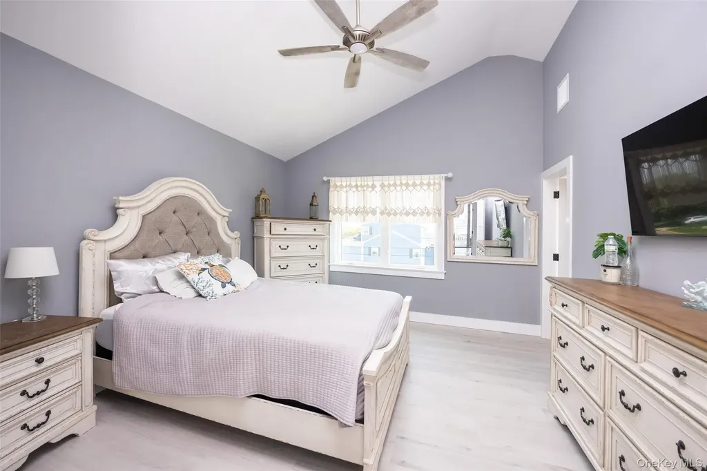 390 E Shore Road Lindenhurst NY 11757