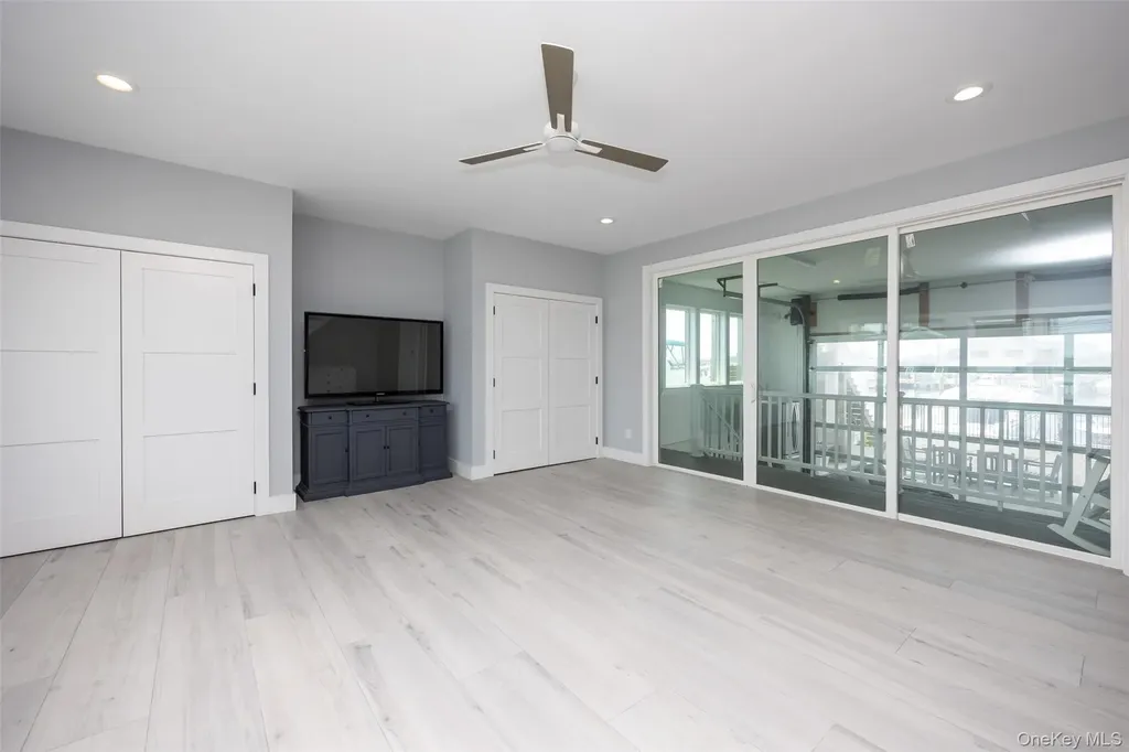 390 E Shore Road Lindenhurst NY 11757