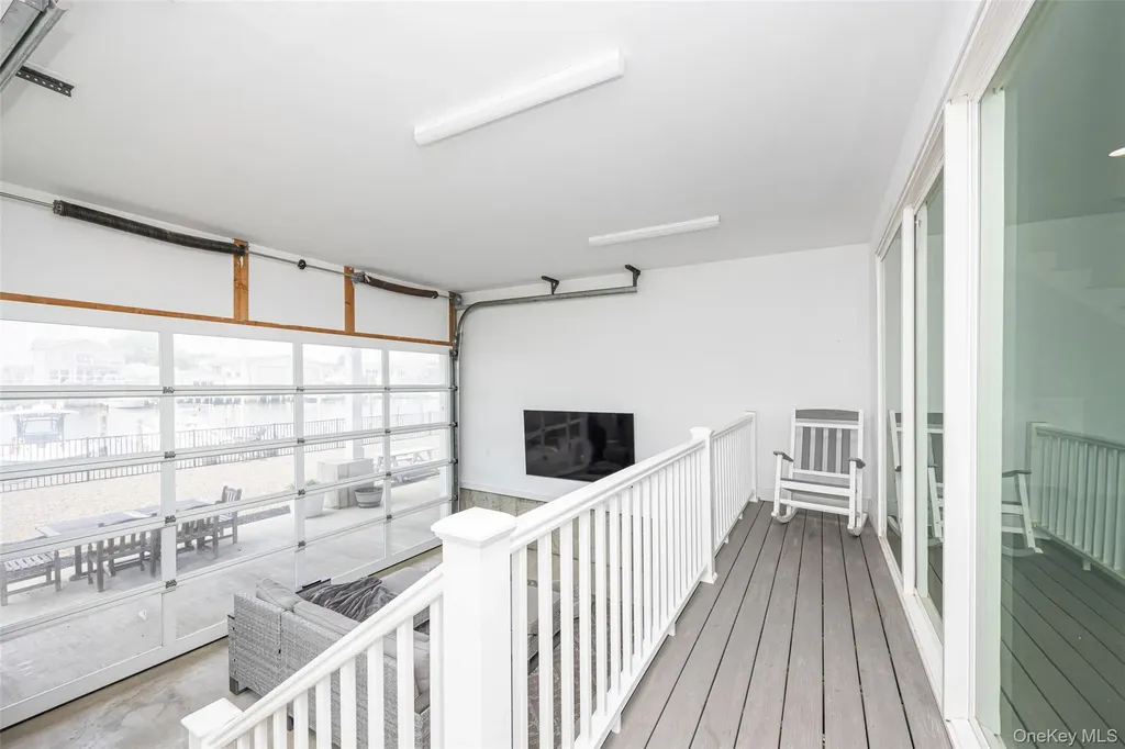 390 E Shore Road Lindenhurst NY 11757