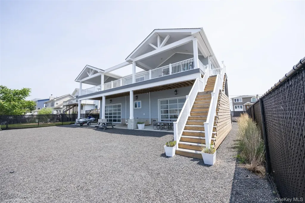 390 E Shore Road Lindenhurst NY 11757