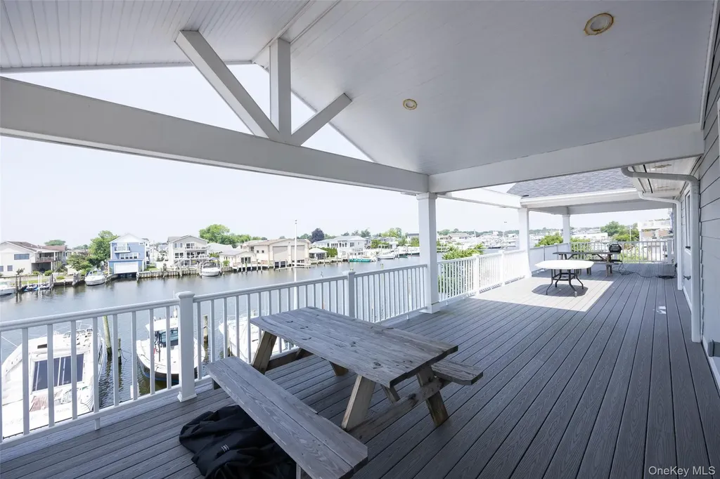 390 E Shore Road Lindenhurst NY 11757