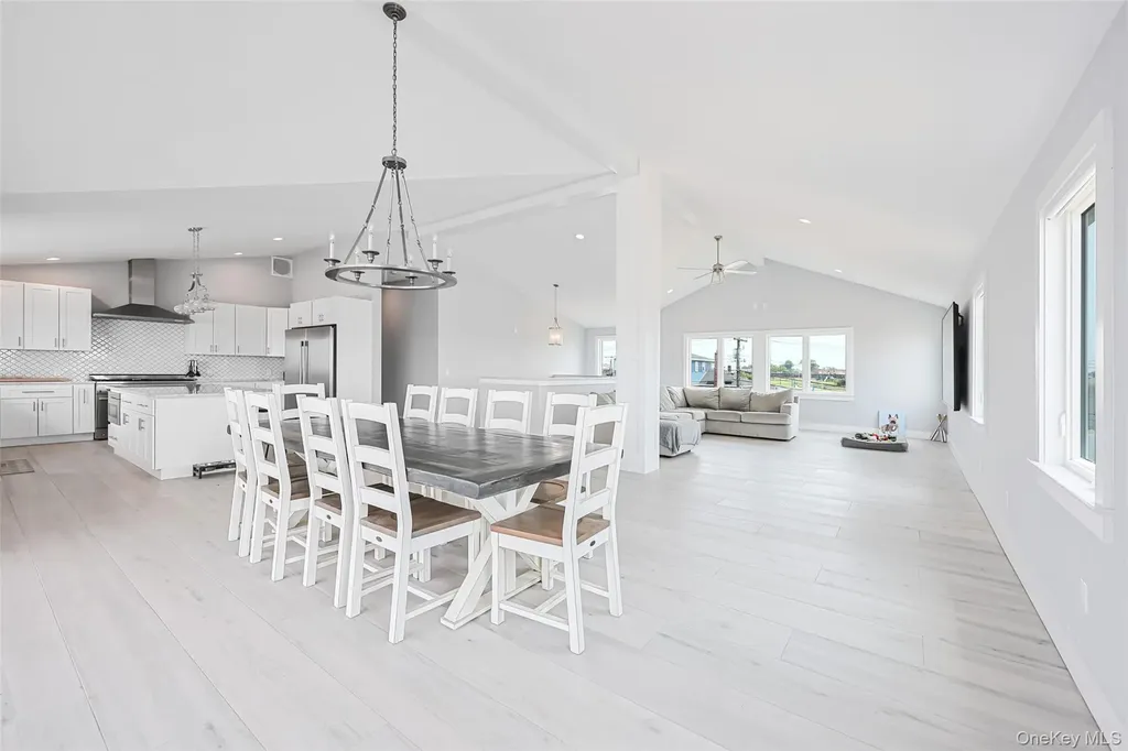 390 E Shore Road Lindenhurst NY 11757