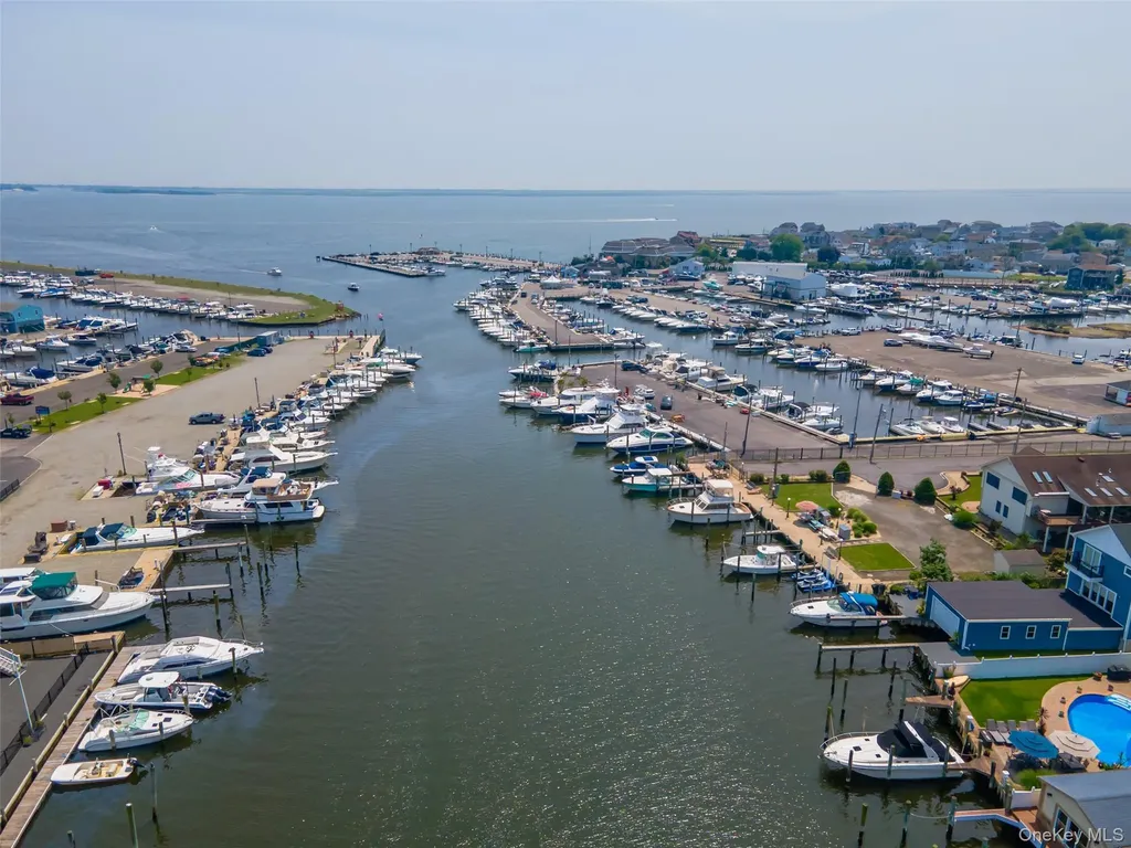 390 E Shore Road Lindenhurst NY 11757