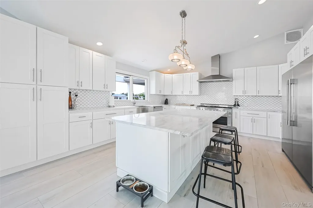 390 E Shore Road Lindenhurst NY 11757