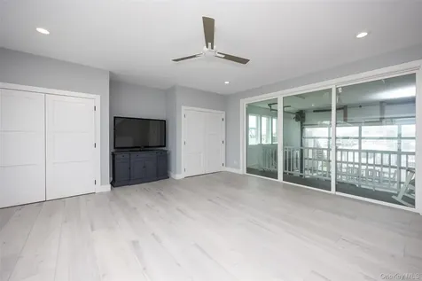 390 E Shore Road Lindenhurst NY 11757