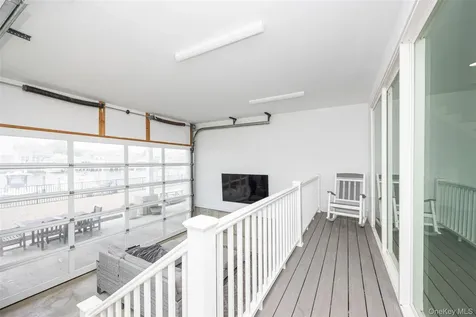 390 E Shore Road Lindenhurst NY 11757