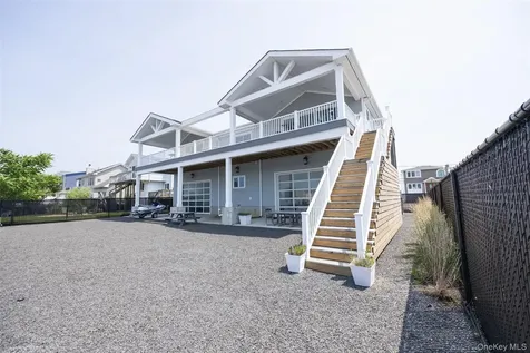 390 E Shore Road Lindenhurst NY 11757
