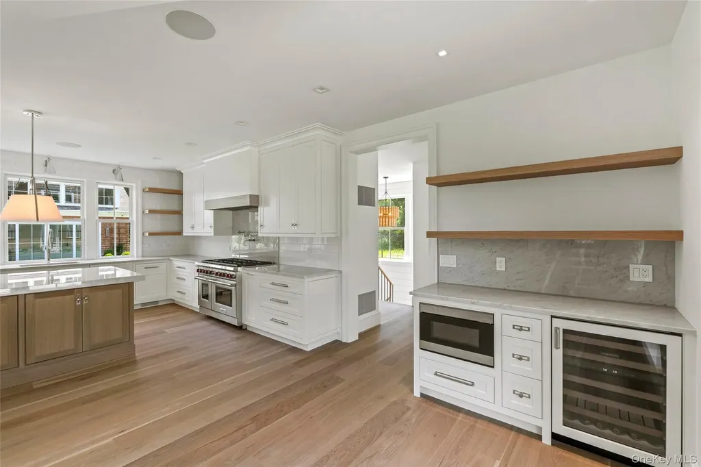 161 South Road Westhampton NY 11977
