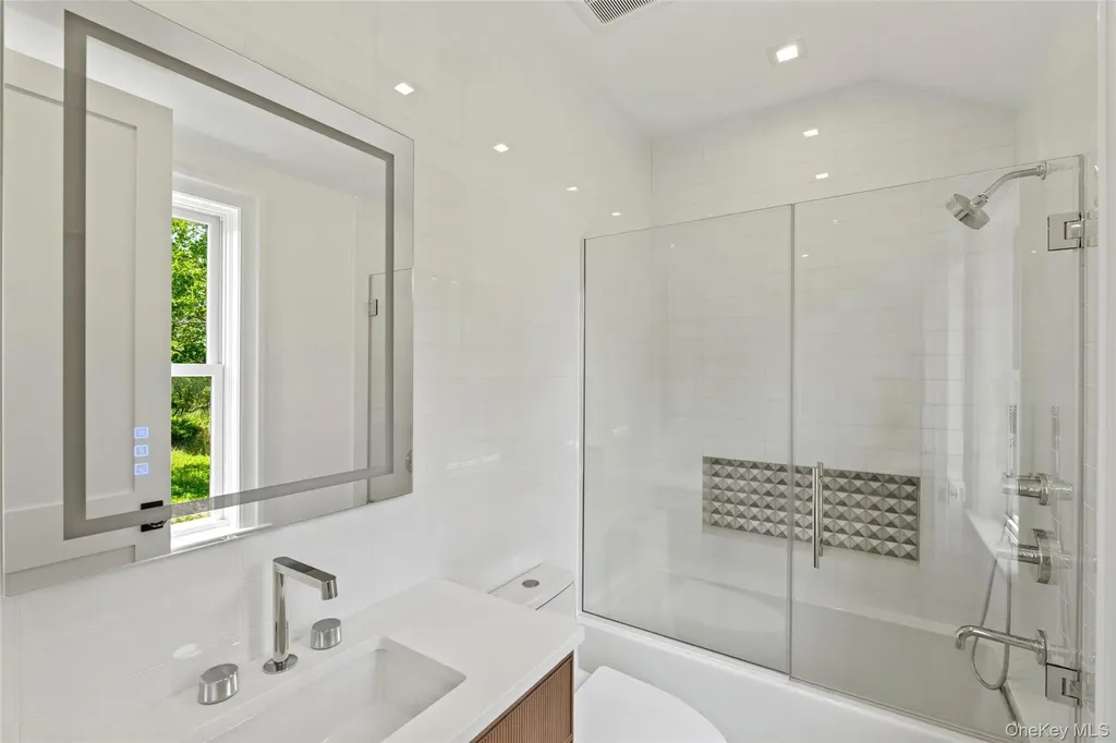 161 South Road Westhampton NY 11977