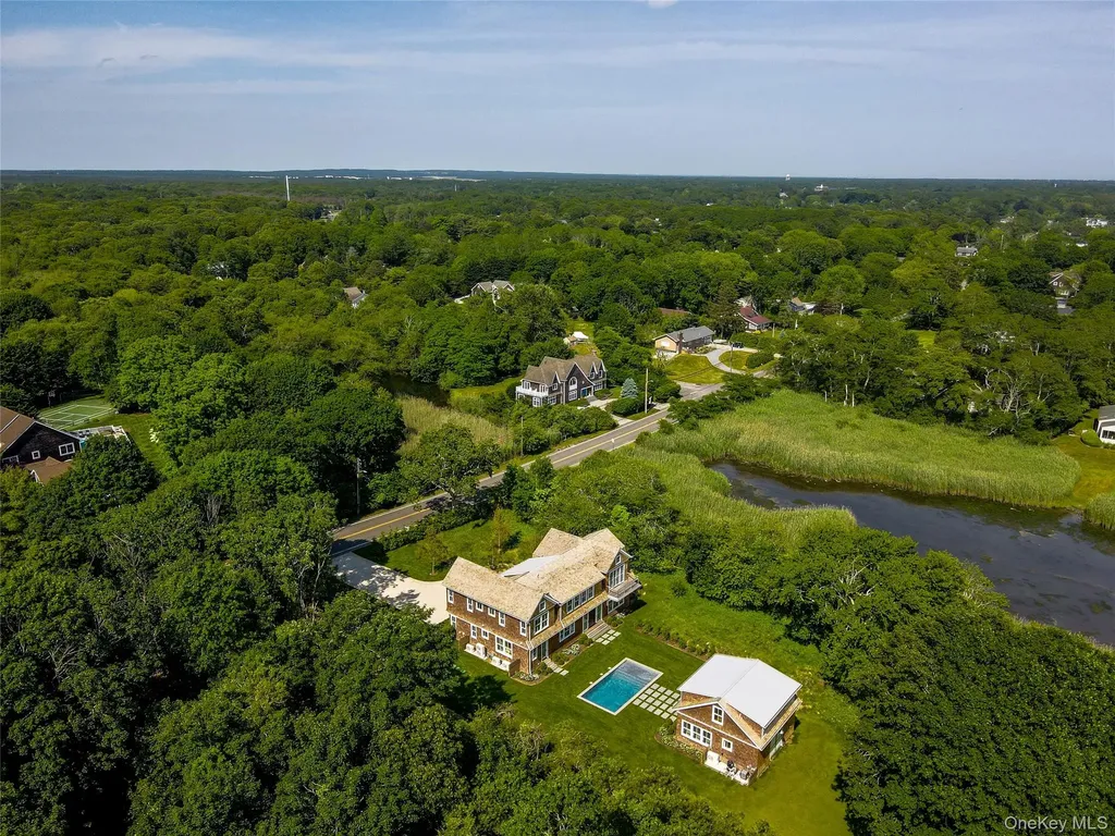161 South Road Westhampton NY 11977