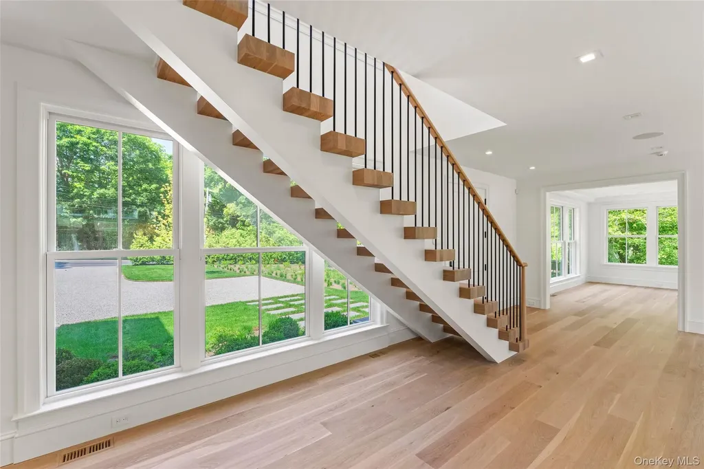 161 South Road Westhampton NY 11977