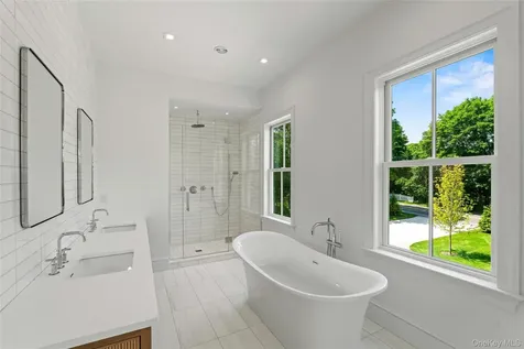 161 South Road Westhampton NY 11977