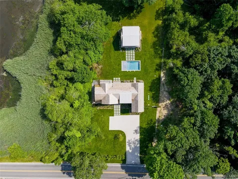 161 South Road Westhampton NY 11977