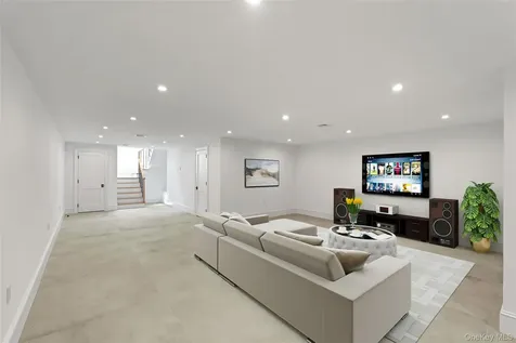 161 South Road Westhampton NY 11977
