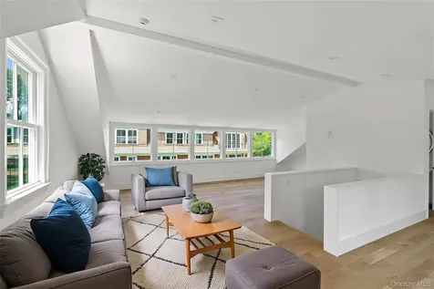 161 South Road Westhampton NY 11977