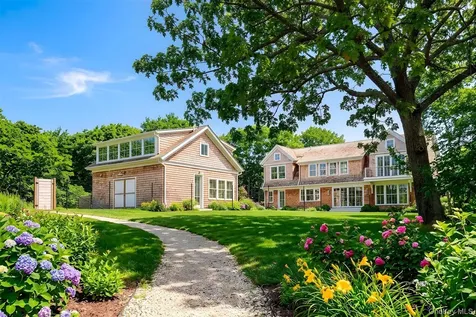 161 South Road Westhampton NY 11977