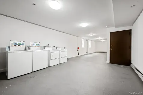 16003 Sanford Avenue Flushing NY 11358