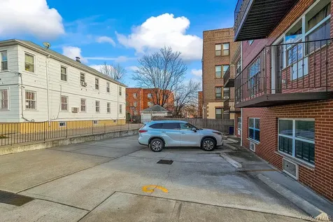 16003 Sanford Avenue Flushing NY 11358