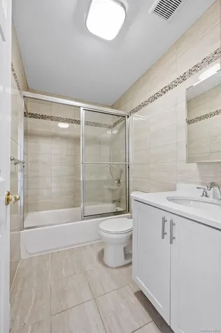 16003 Sanford Avenue Flushing NY 11358