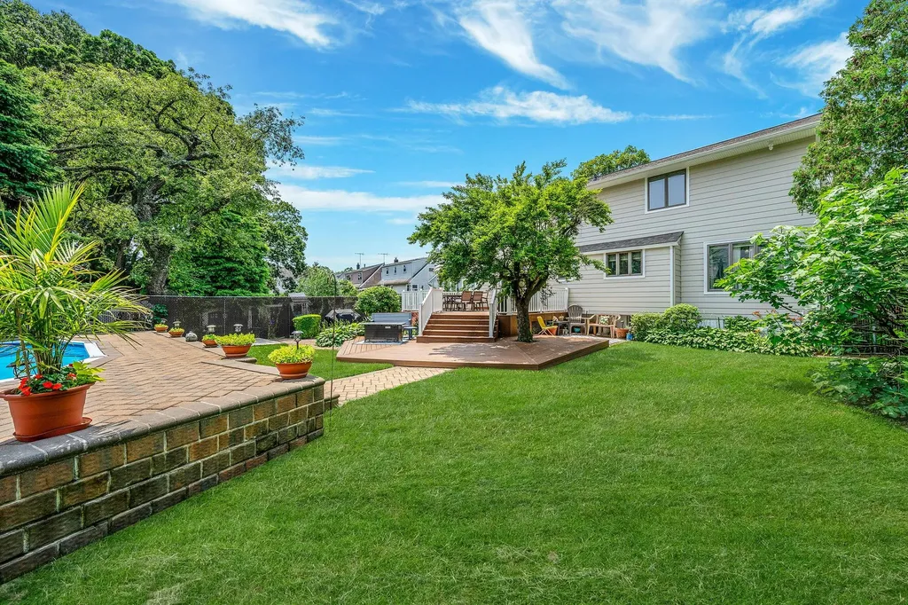 1399 Rhode Avenue Merrick NY 11566