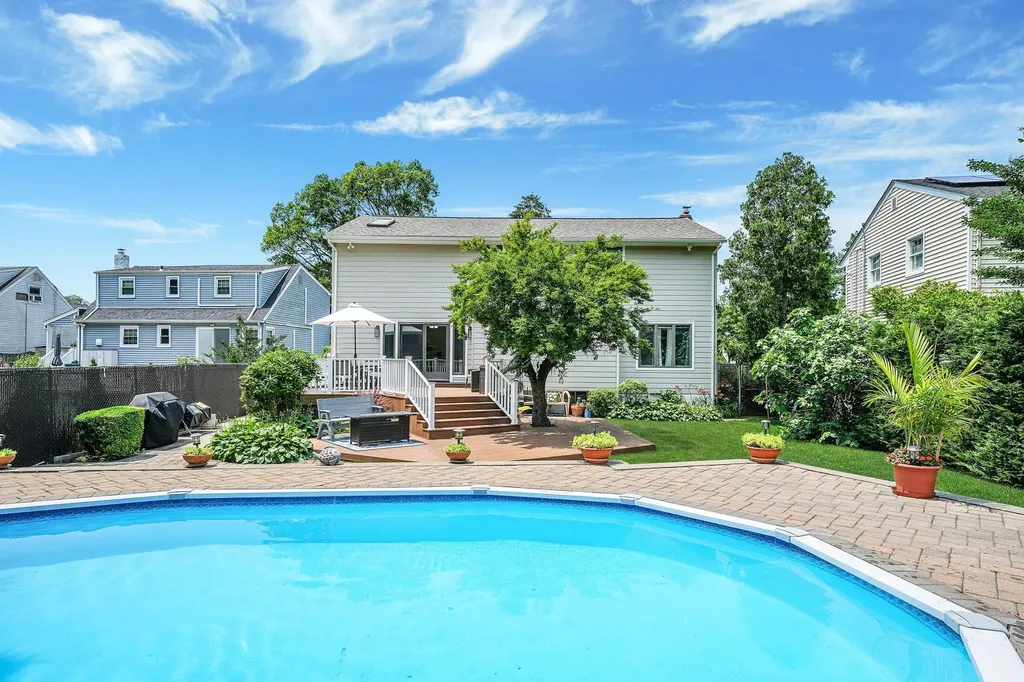 1399 Rhode Avenue Merrick NY 11566