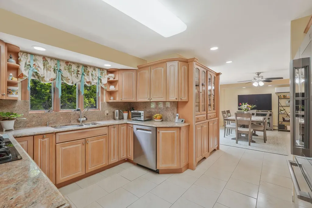 1399 Rhode Avenue Merrick NY 11566