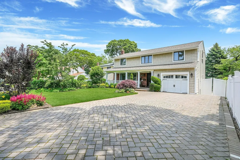 1399 Rhode Avenue Merrick NY 11566