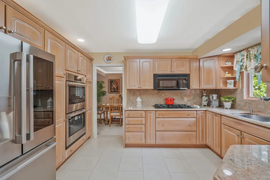 1399 Rhode Avenue Merrick NY 11566