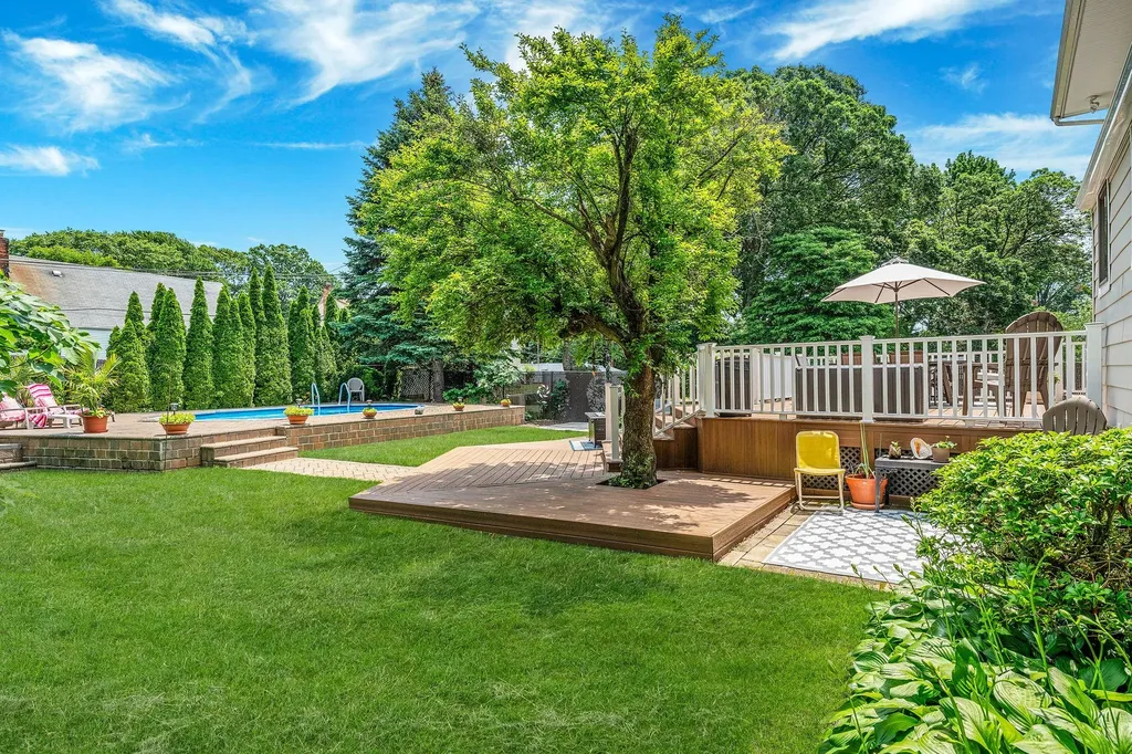 1399 Rhode Avenue Merrick NY 11566